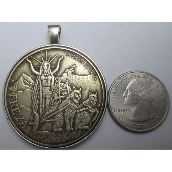 Freya Goddess of Love Silver Coin/Pendant - Picture 4 of 5